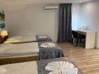 Отель A1 Hotel Riga City Center Рига Трехместный номер-3